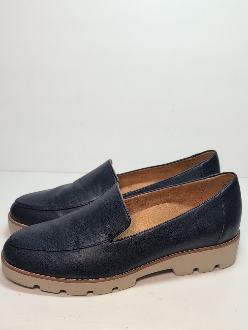 Vionic Kensley leather navy blue slip on loafer woman's size 7.5 EU 38